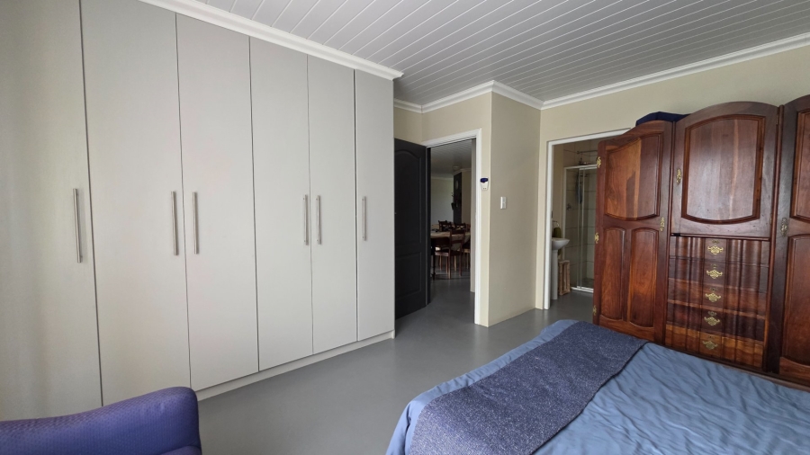 4 Bedroom Property for Sale in Hartenbos Heuwels Western Cape